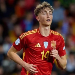 官方：20岁中卫怀森加盟皇马 签约5年