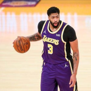 星空体育app官方下载-湖人渴望通过交易止颓 多位火箭旧将成佩林卡目标